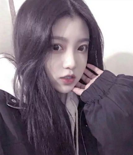 《假清冷和伪禁欲闪婚后》作者夂槿