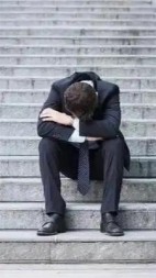 中年危机：失业的家庭挣扎与希望(kanaduo)阅读