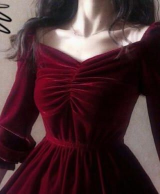 《我和闺蜜一起穿越了，她当上了贵妃，而我没福气是个小丫鬟 》容柒 小浅(1)小说阅读